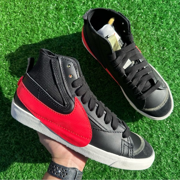 Nike Blazer Mid 77 Jumbo Black / Bright Crimson / Sail - Picture 3 of 8